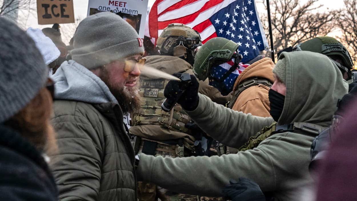 Anti-ICE Demonstrators Outnumber Backers In Minneapolis Protest
