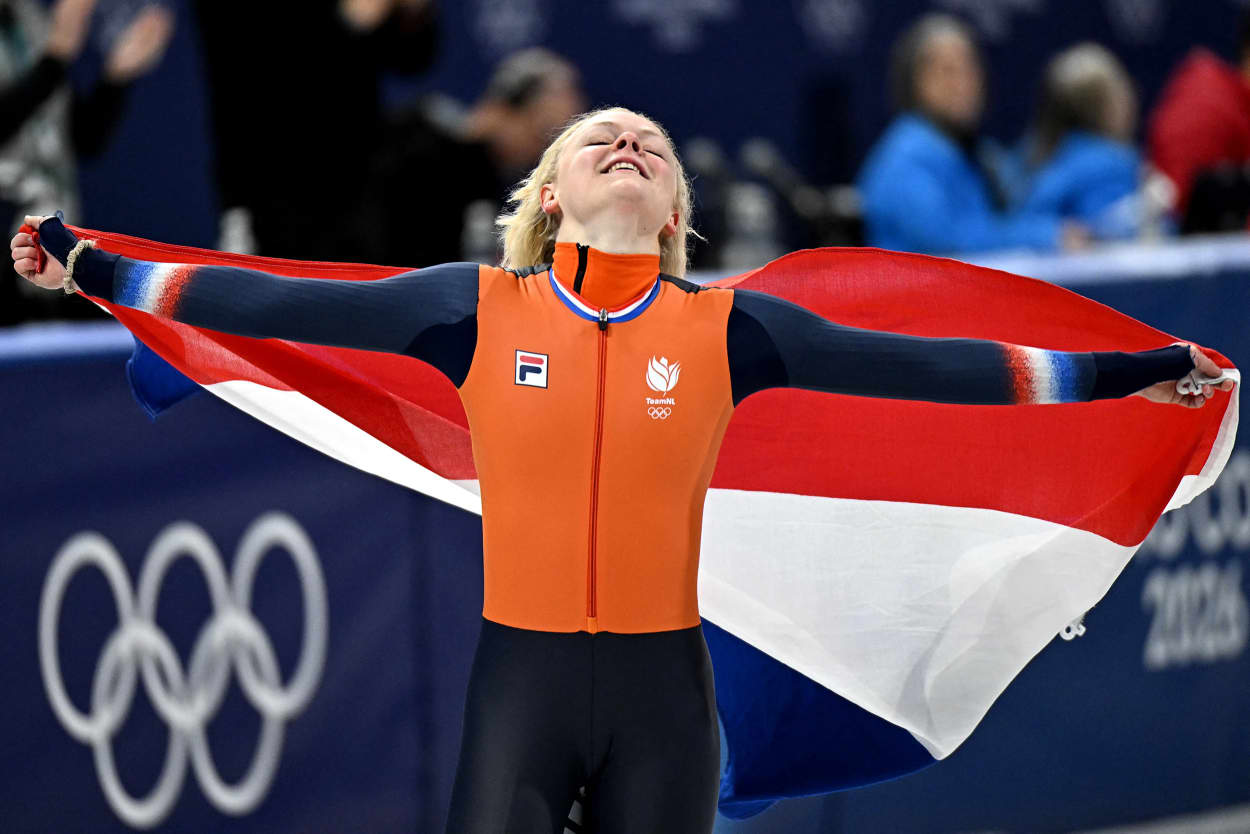 Netherlands' Xandra Velzeboer celebrates after winning gold