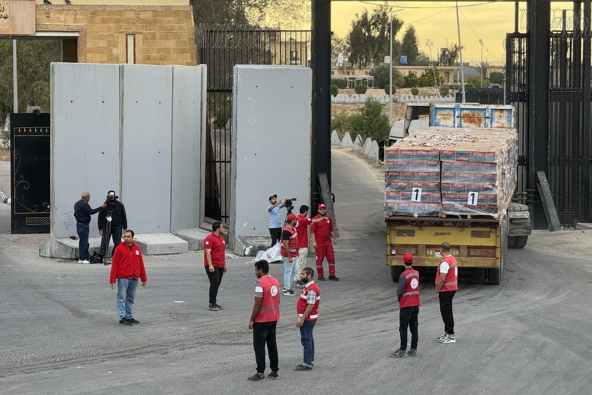 International agencies are waiting to pour aid into Gaza, hopeful a US-brokered ceasefire between Israel and Hamas will allow them to put an end to the famine haunting parts of the territory. The fragile truce could open access, but aid agencies fear Israel may continue to impose restrictions on access under US President Donald Trump's plan. 