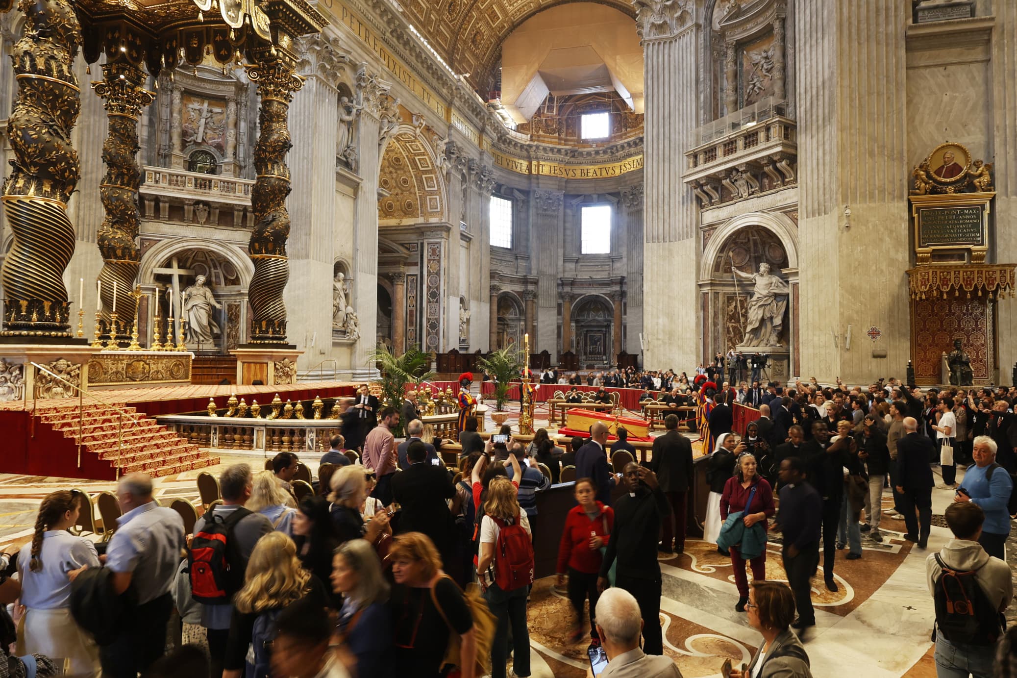 The body of Pope Francis transferred in St. Peter's Basilica to be honored by the faithful