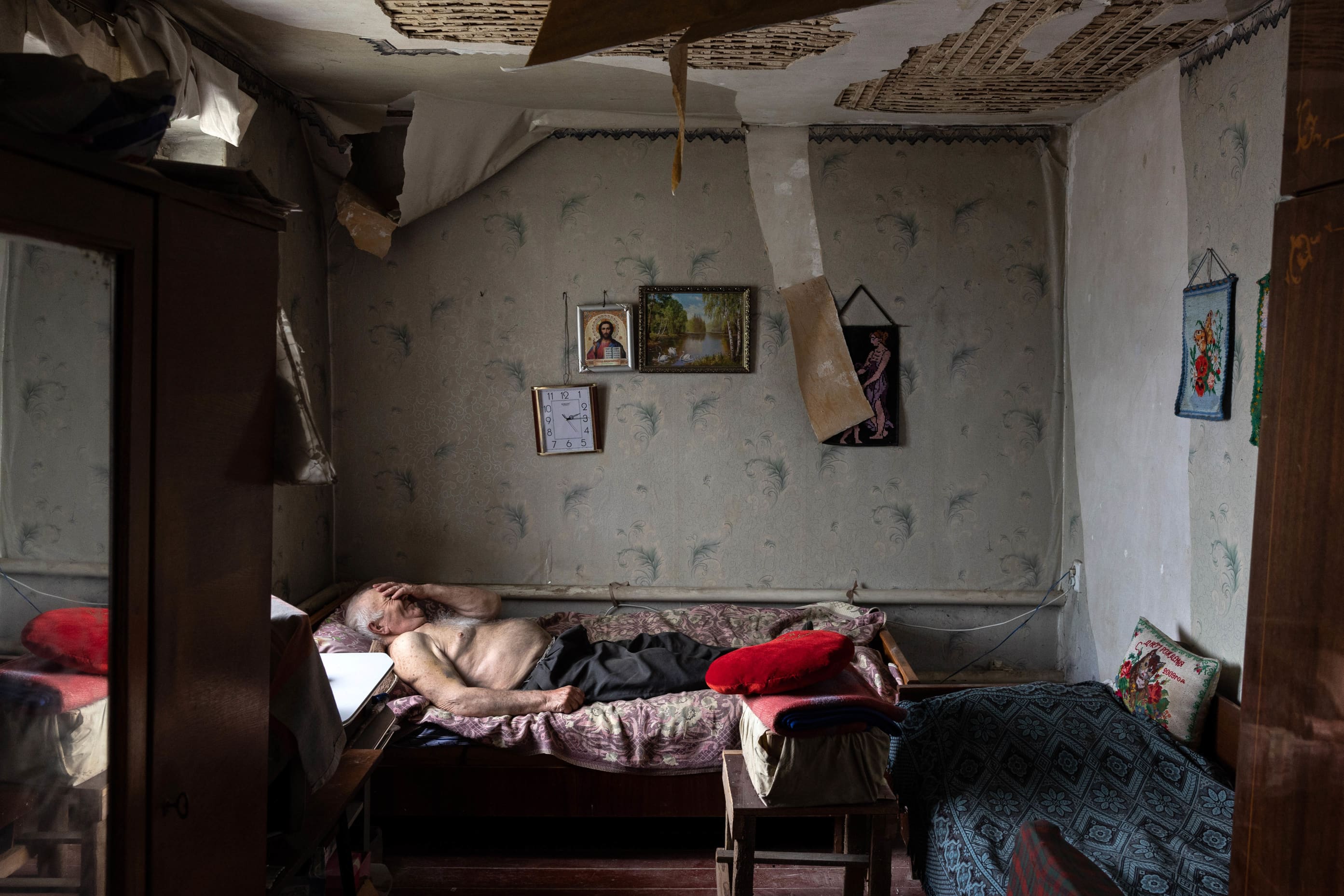 Russian Forces Withdraw From Towns Around Kharkiv