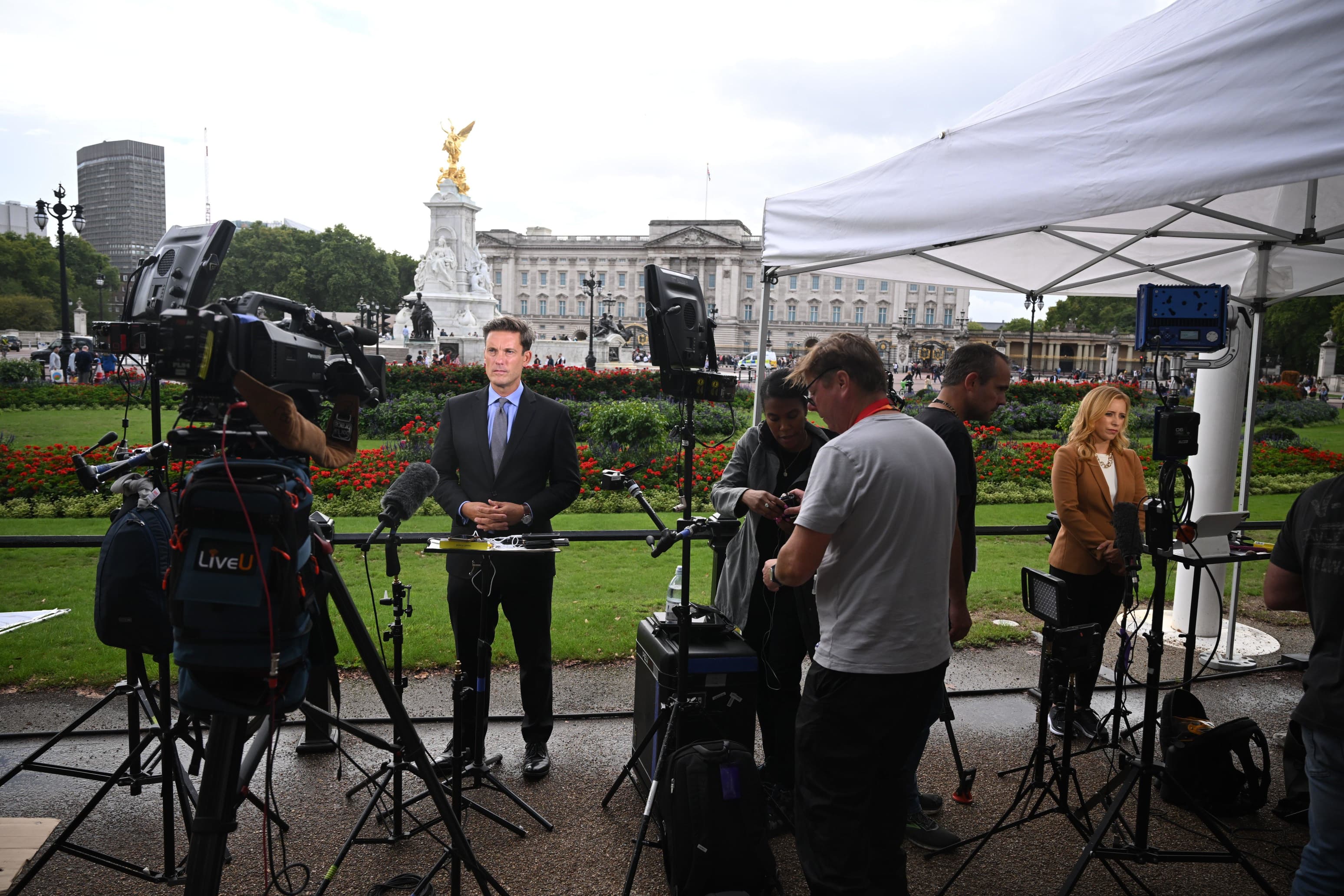 Image: Queen Elizabeth Under 'Medical Supervision'