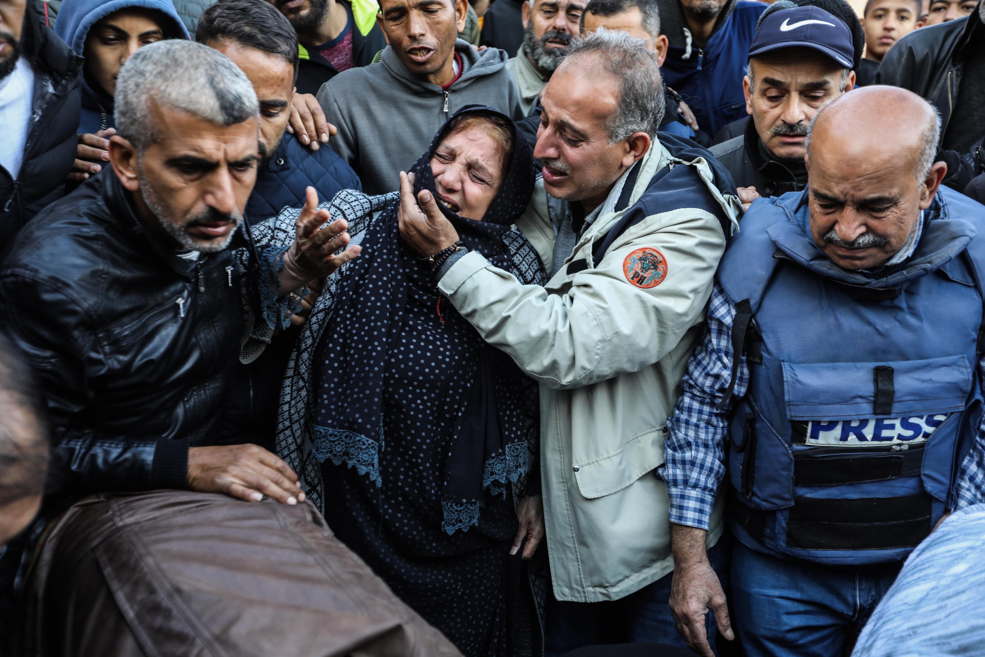 Image: Nowhere Safe In Gaza As Israel Intensifies Offensive