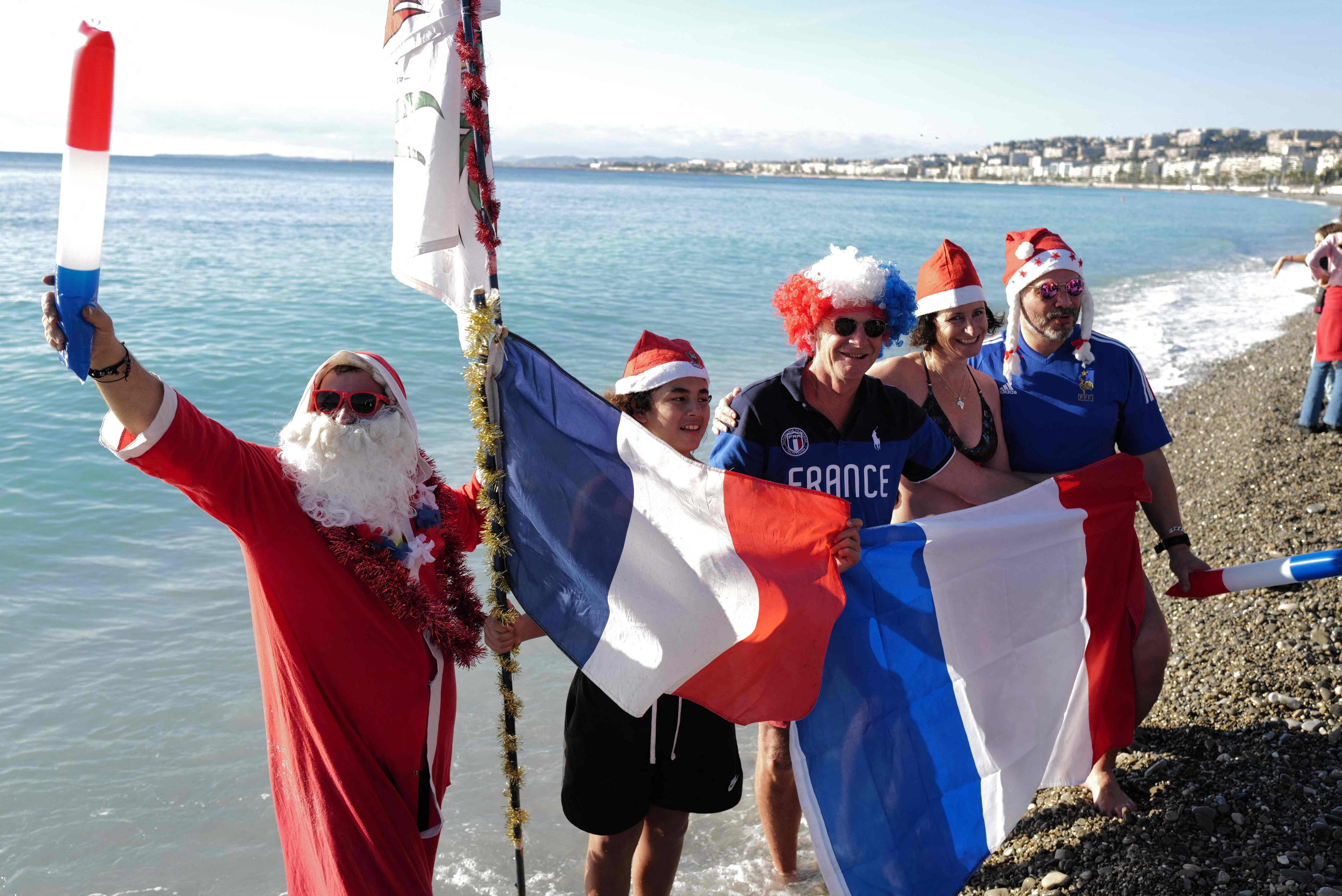 Image: FRANCE-FBL-WC-2022-ARG-FRA-FANS