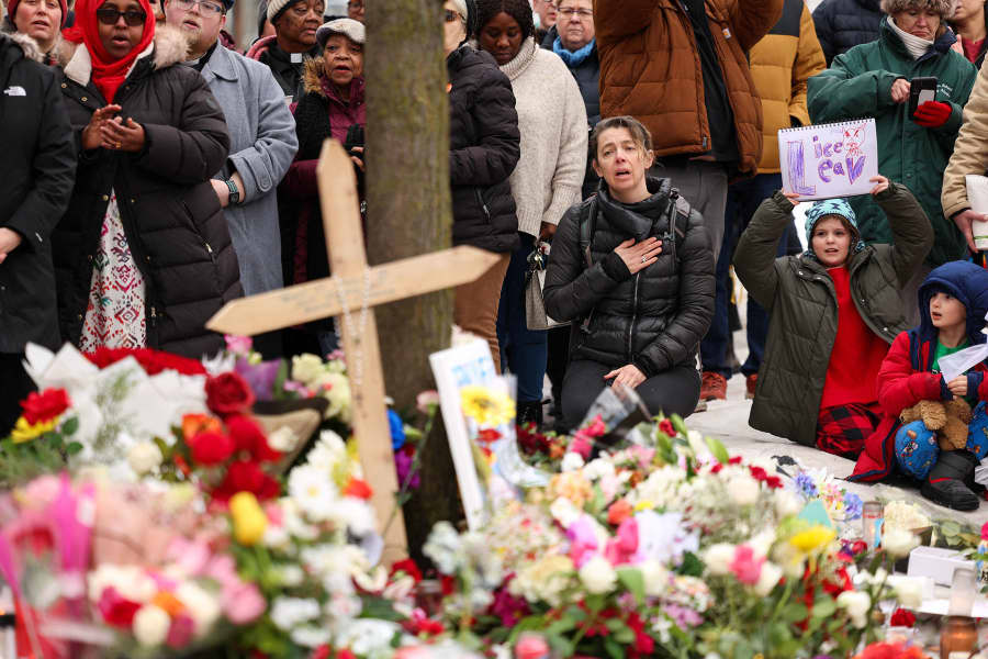 internet investigation internet investigation Of us acquire on the facet street where 37-year-inclined Renee Nicole Honest used to be shot and killed at level smooth range on Jan. 7 by an ICE in Minneapolis, Minnesota, on January 8, 2026.