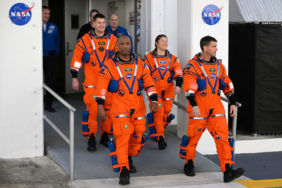 Victor Glover,Reid Wiseman,Jeremy Hansen,Christina Koch