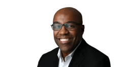 Portrait photo of Kwame Raoul
