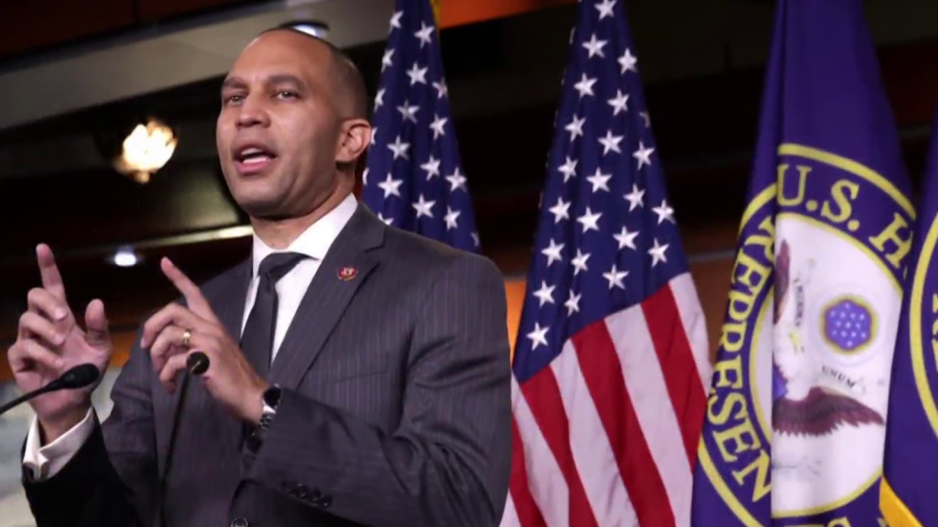 Democratic House member reminds 'extreme left' that the 'radical right is the real enemy' thumbnail