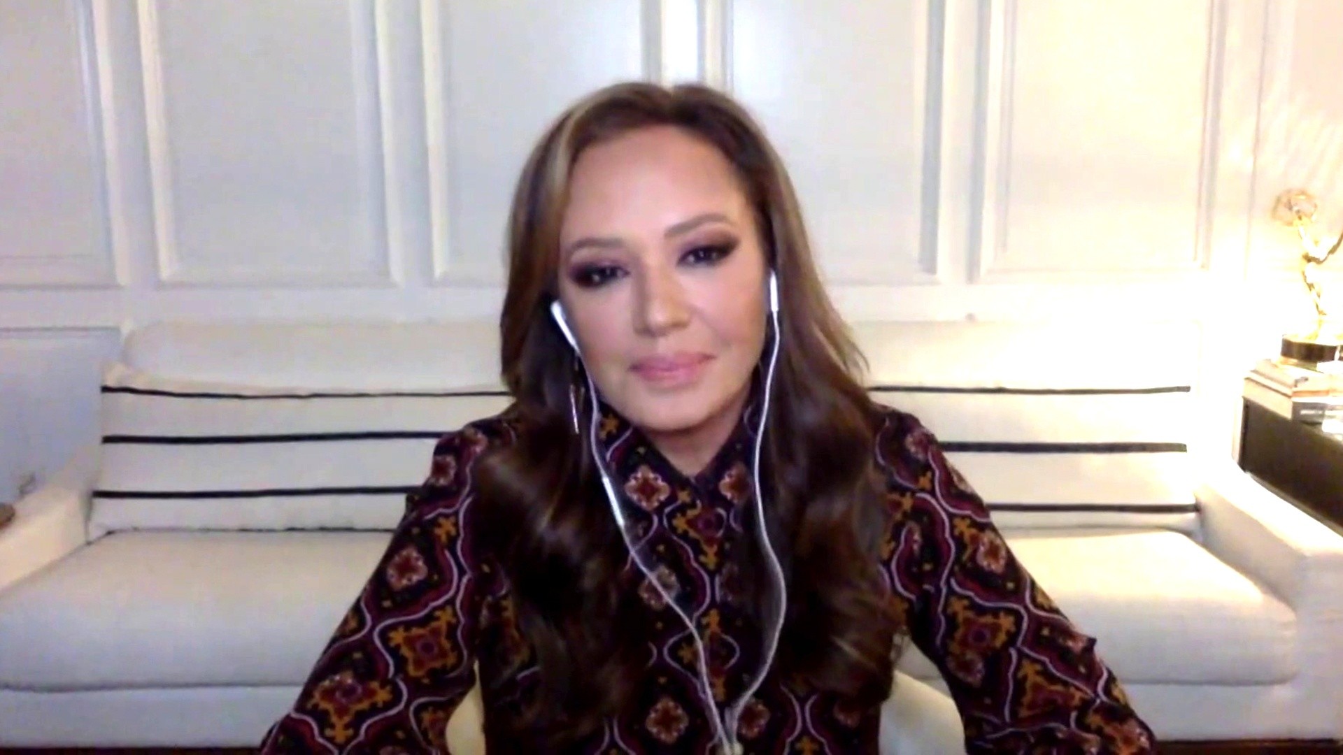 Watch Leah Remini playfully dodge questions about ‘Bennifer’