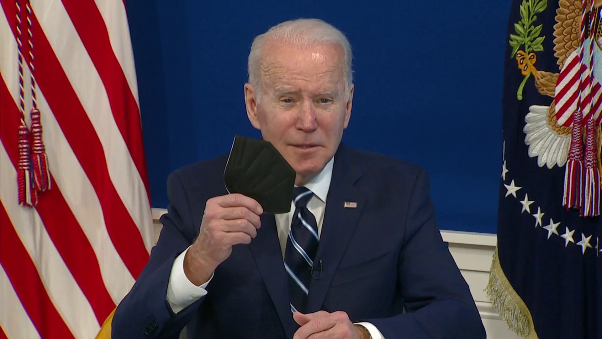 LIVE: Biden to Deploy Federal Medical Teams to Help Hospitals Amid Omciron Surge