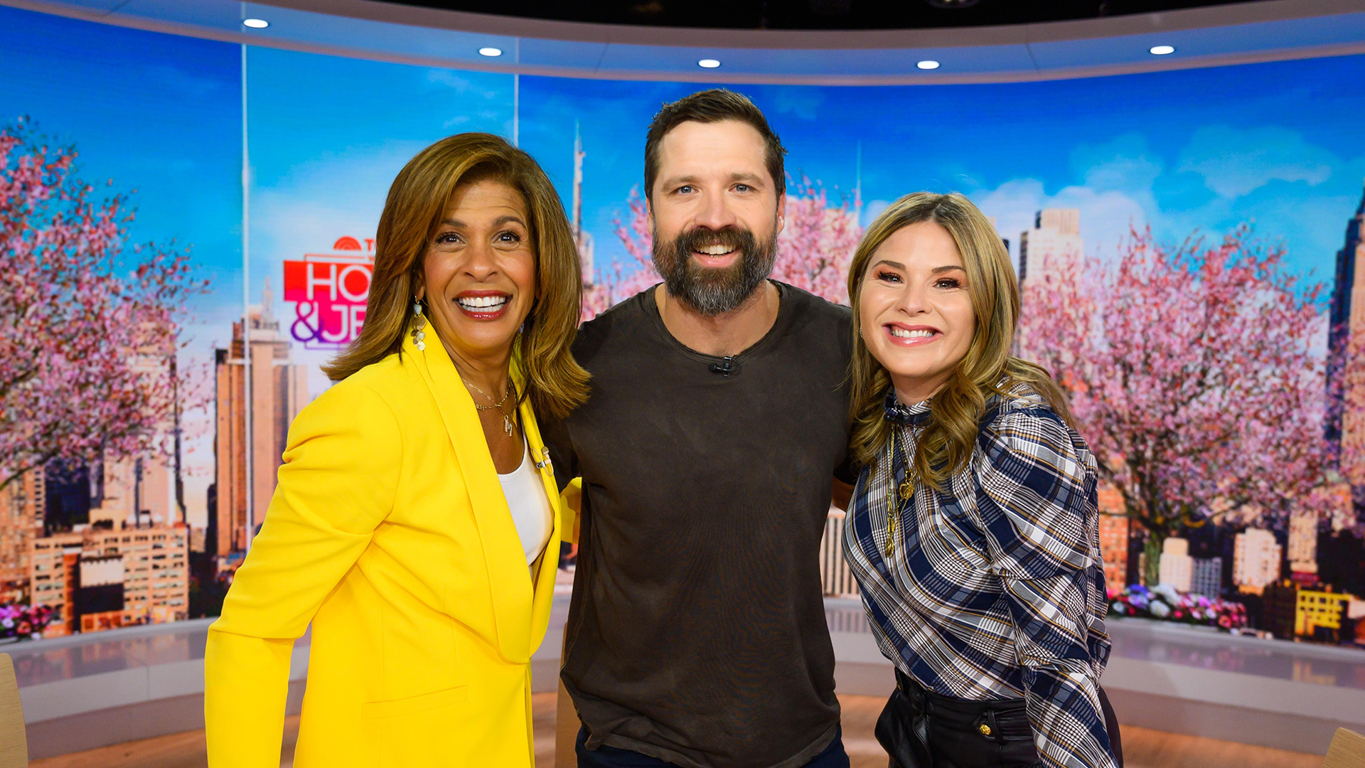 Watch music superstar Walker Hayes surprise Hoda and Jenna