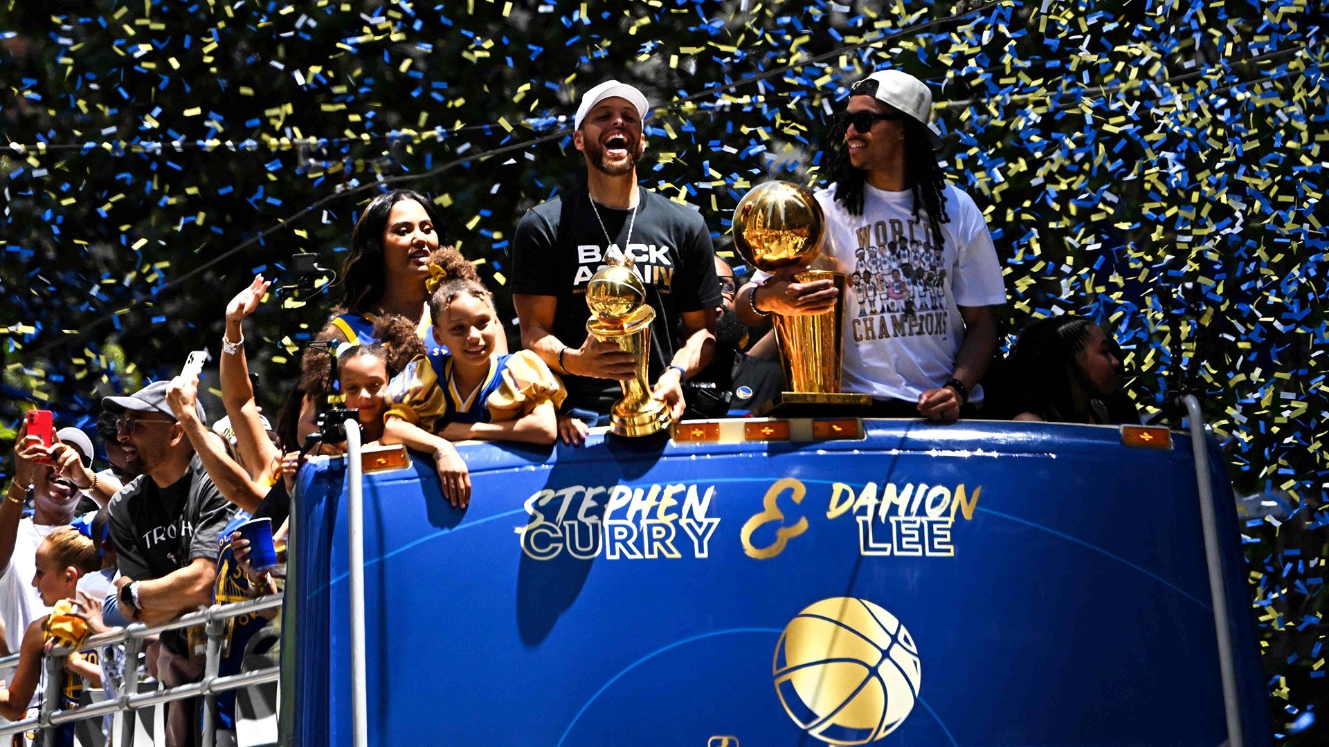 Fans line up for Golden State Warriors NBA championship parade