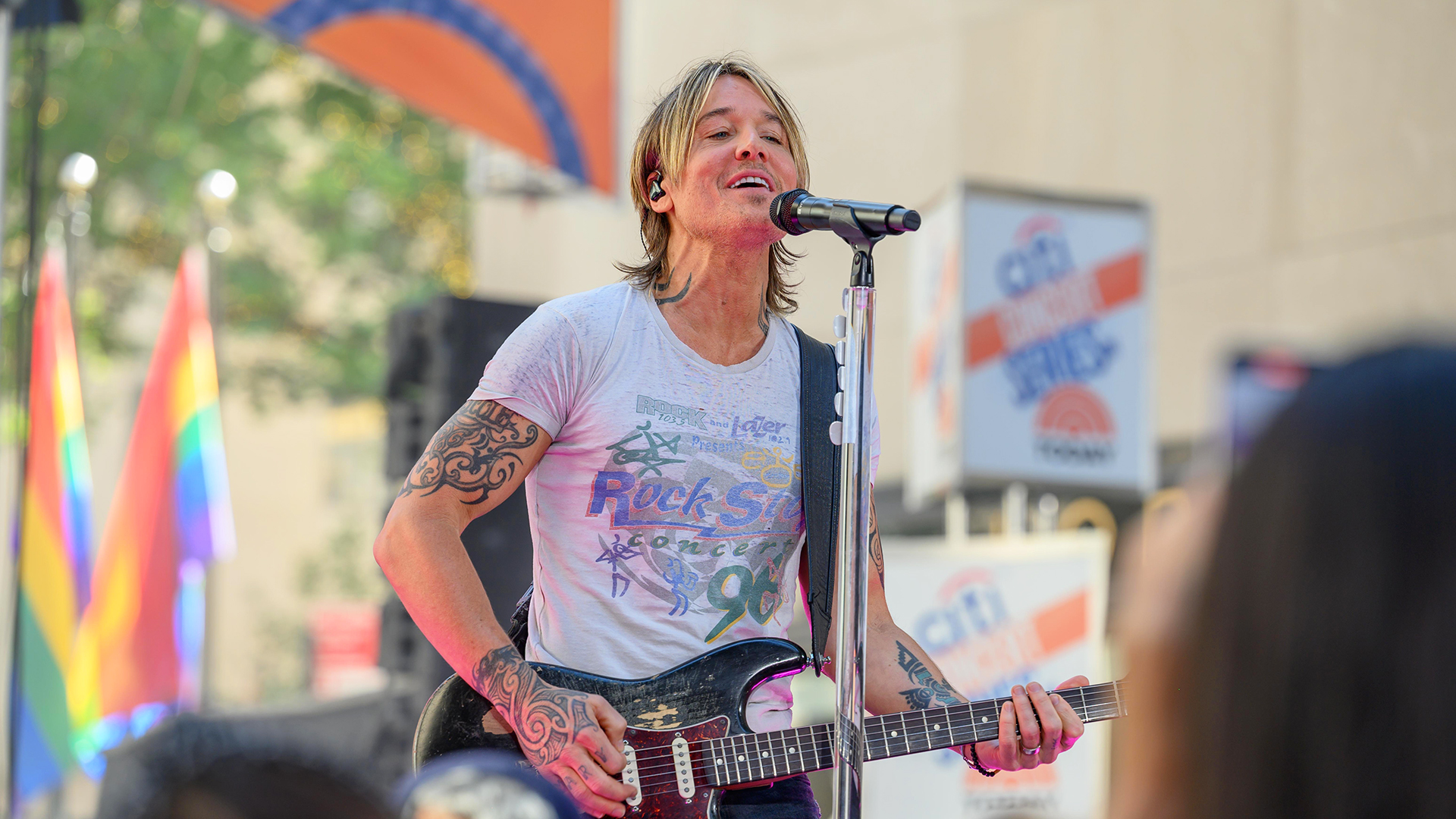 Julia Michaels out and about for Keith Urban in Concert on the NBC Today  Show, Rockefeller Plaza, New York, NY August 2, 2018. Photo By: Derek Storm/ Everett Collection Stock Photo - Alamy