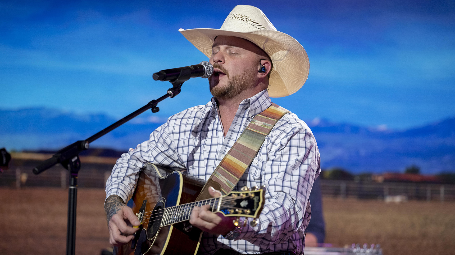 Country music superstar Cody Johnson discusses his winding road to stardom   khoucom
