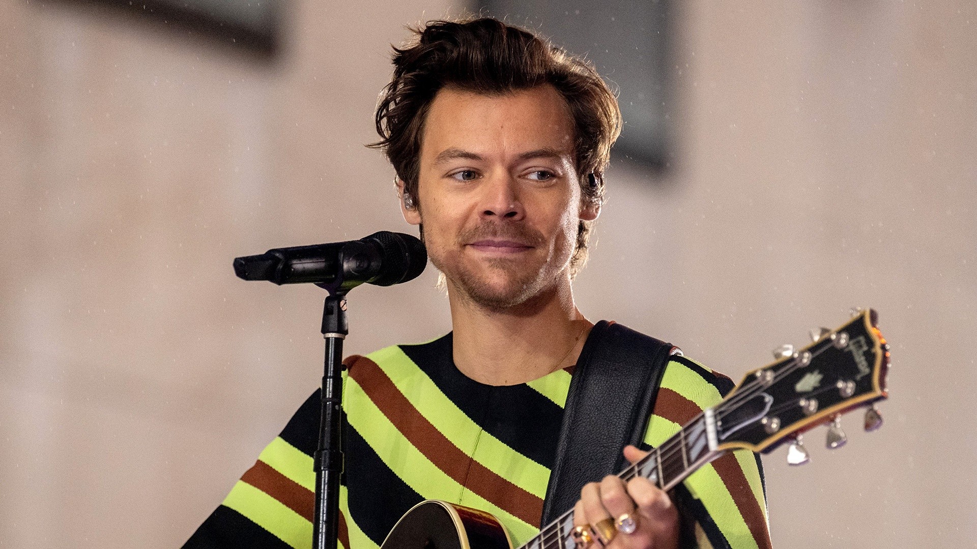 Harry Styles Pays Homage to This Famous Singer at Halloween Party