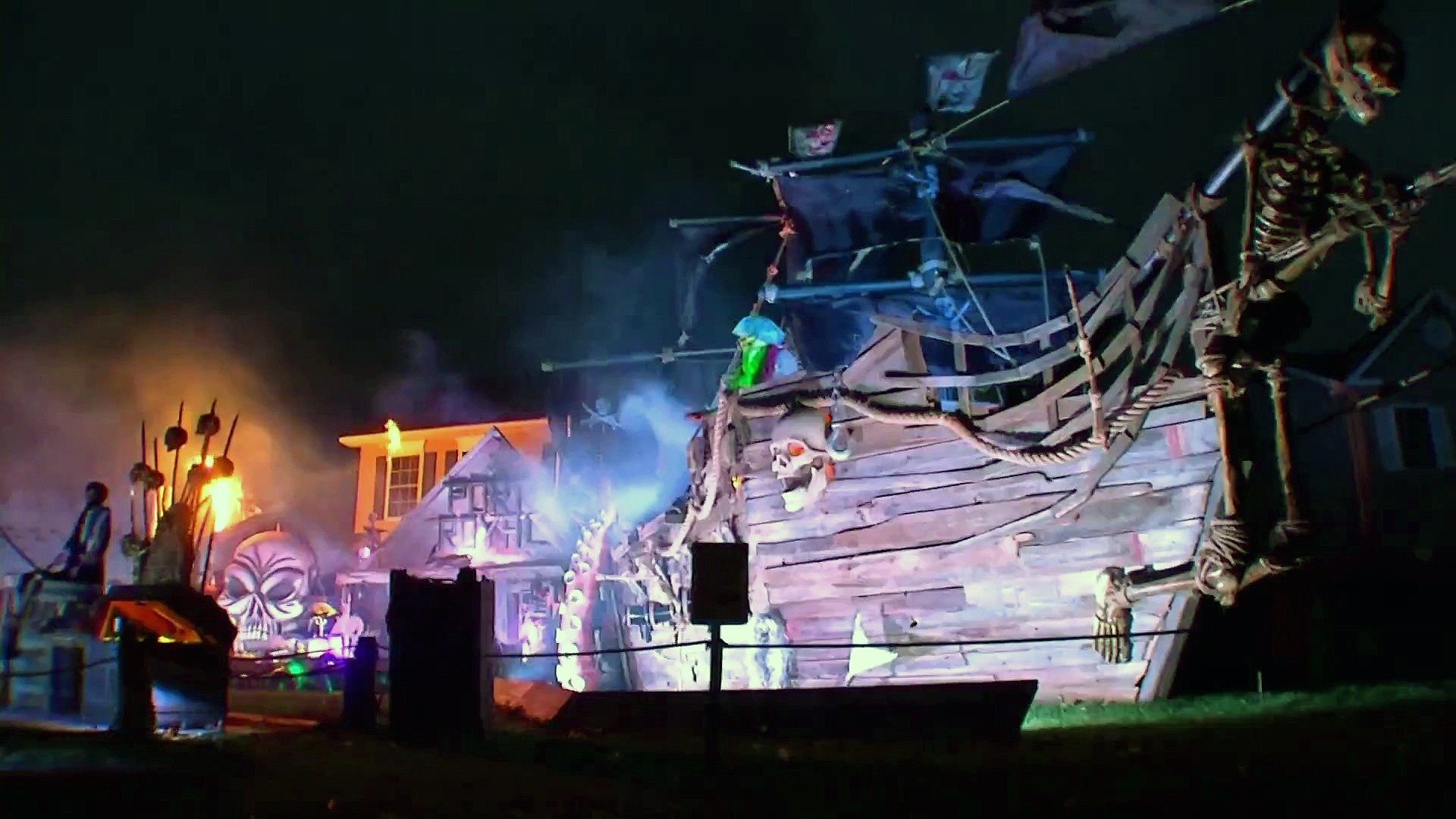 New York man builds pirate ship in front yard for Halloween
