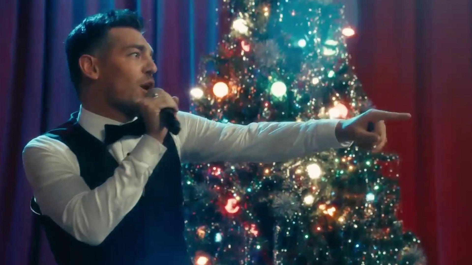Watch Matt Rogers sing about Hoda, Rockefeller Christmas tree
