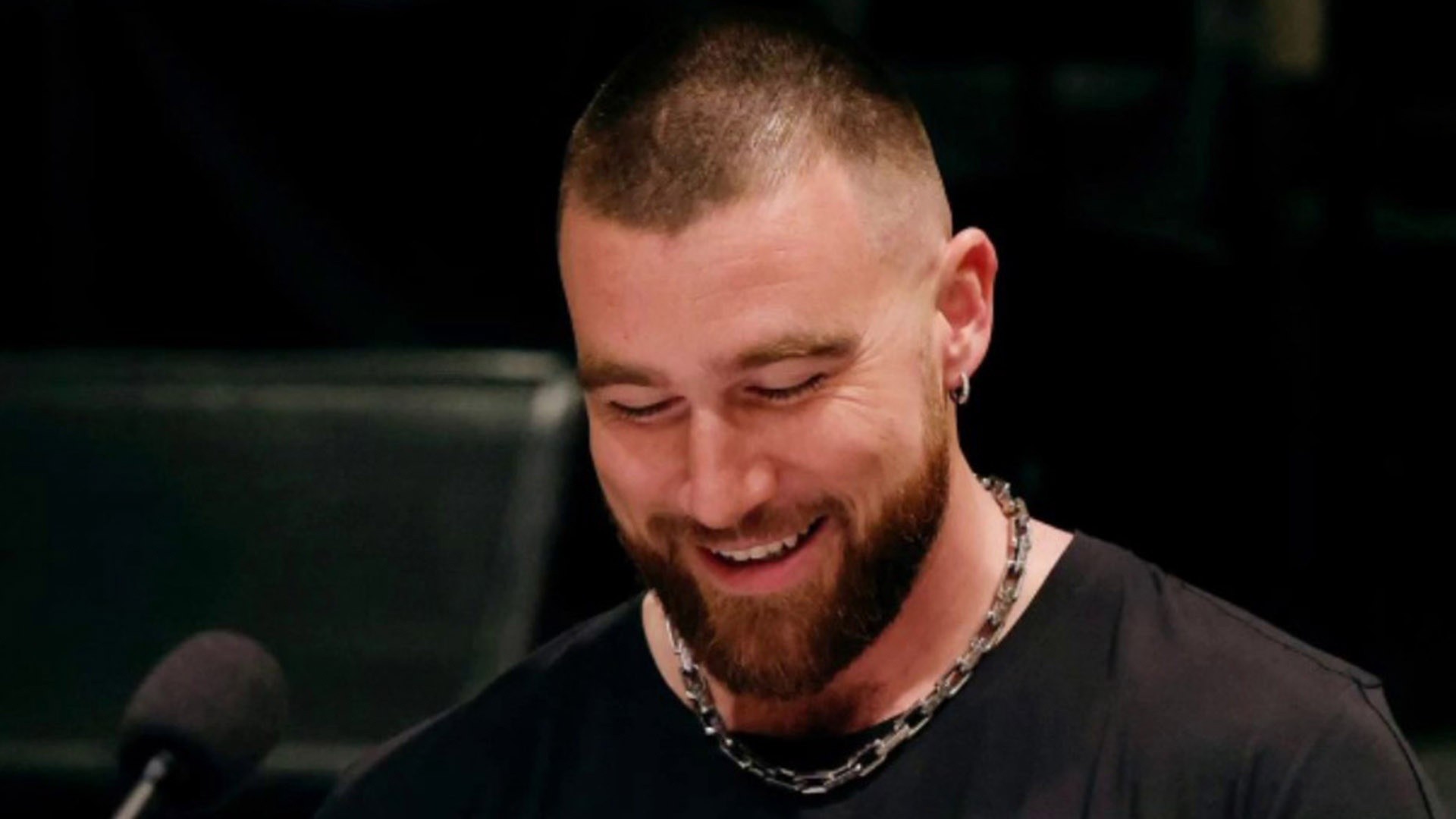 Travis Kelce to host SNL