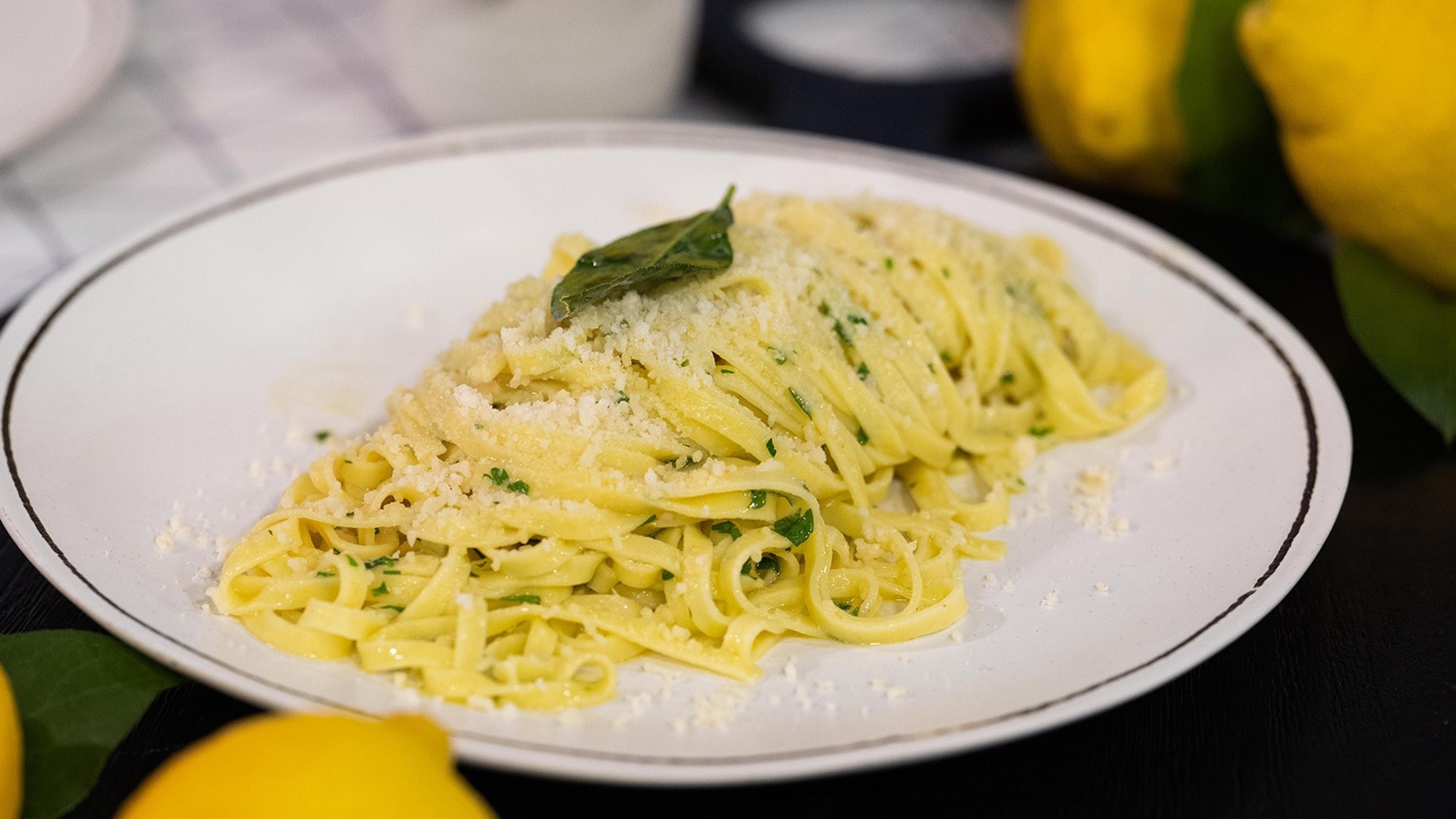 Linguine al limone: Get the easy recipe