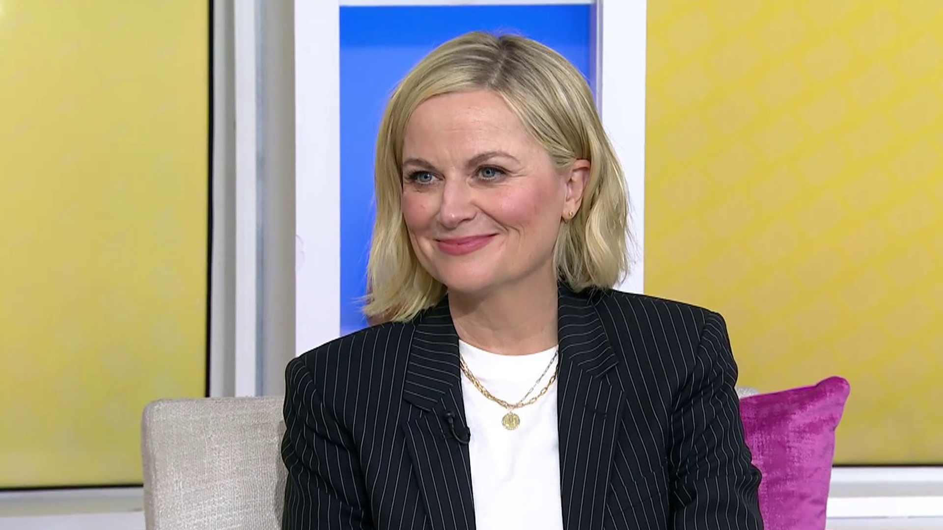 Amy Poehler says she is 'open' to hosting the Oscars - Good Morning America