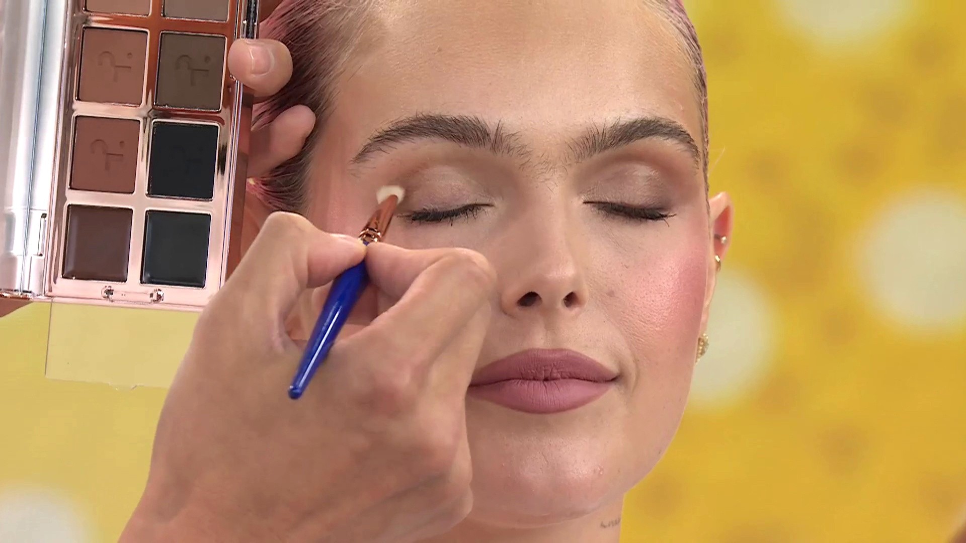 Peek into Makeup Artist @patidubroff's swatch book to see how she
