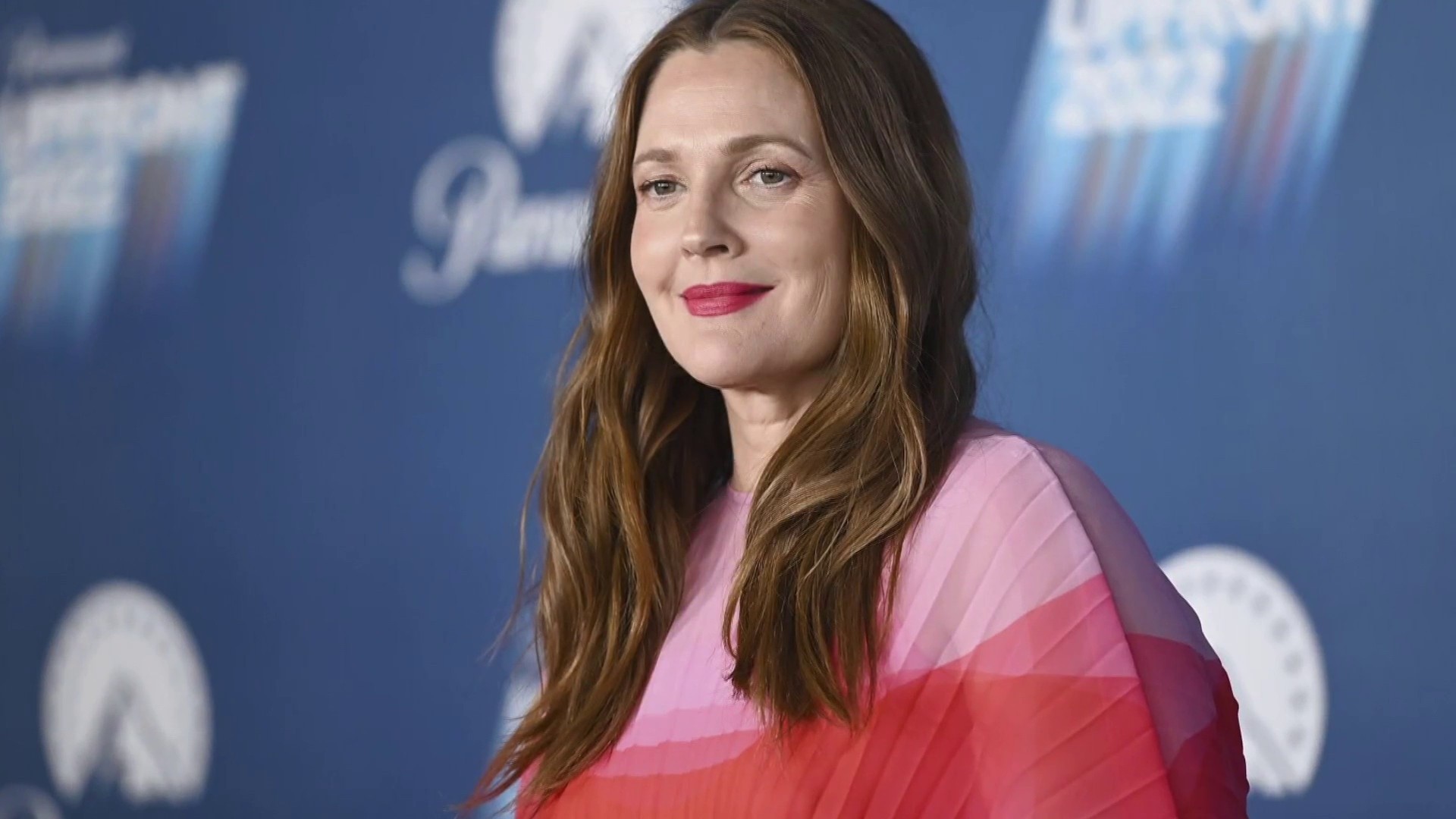 Drew Barrymore reverses course, pausing show for writers' strike