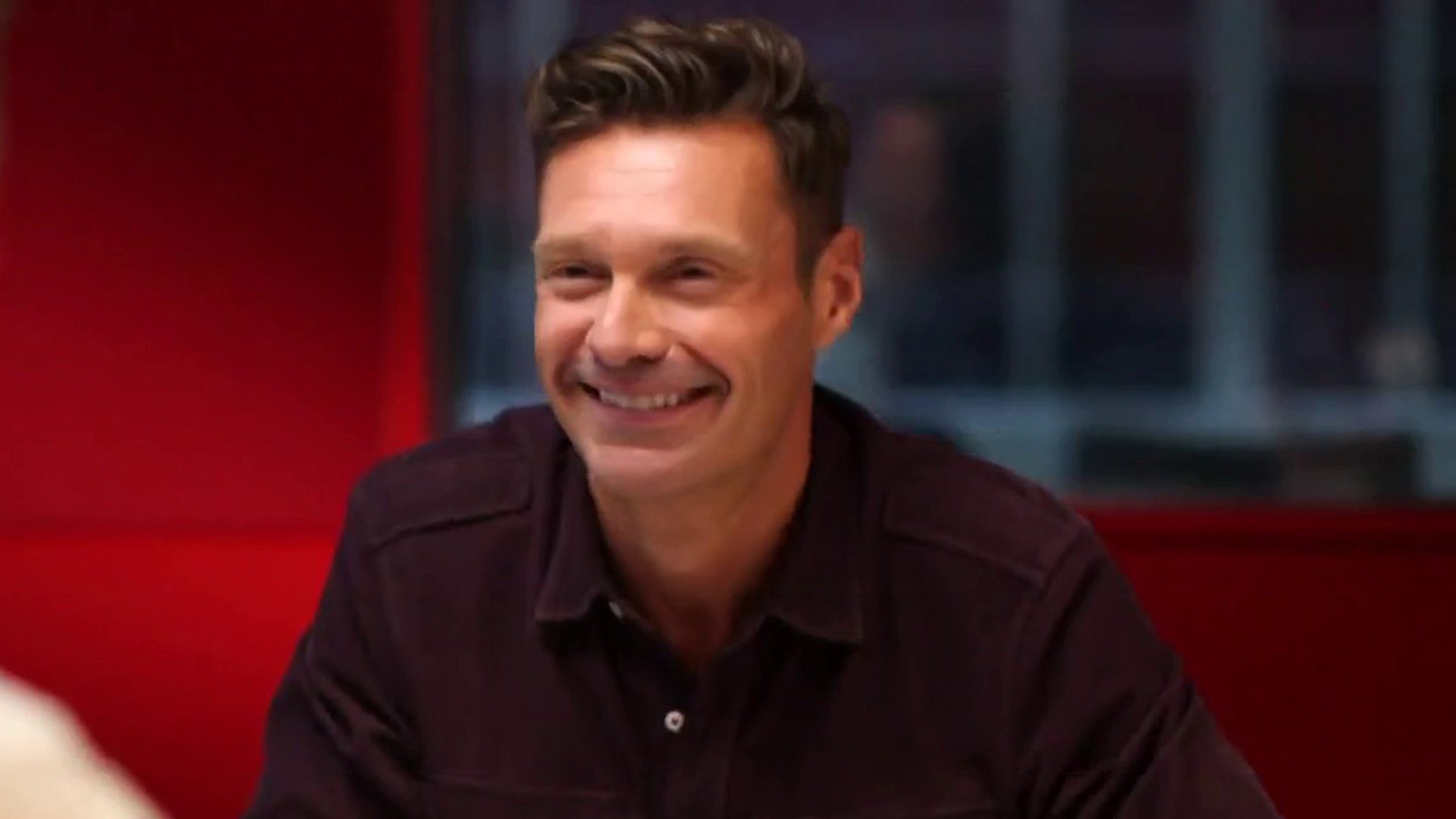 See Ryan Seacrest learn Vanna White extended 'Wheel' contract