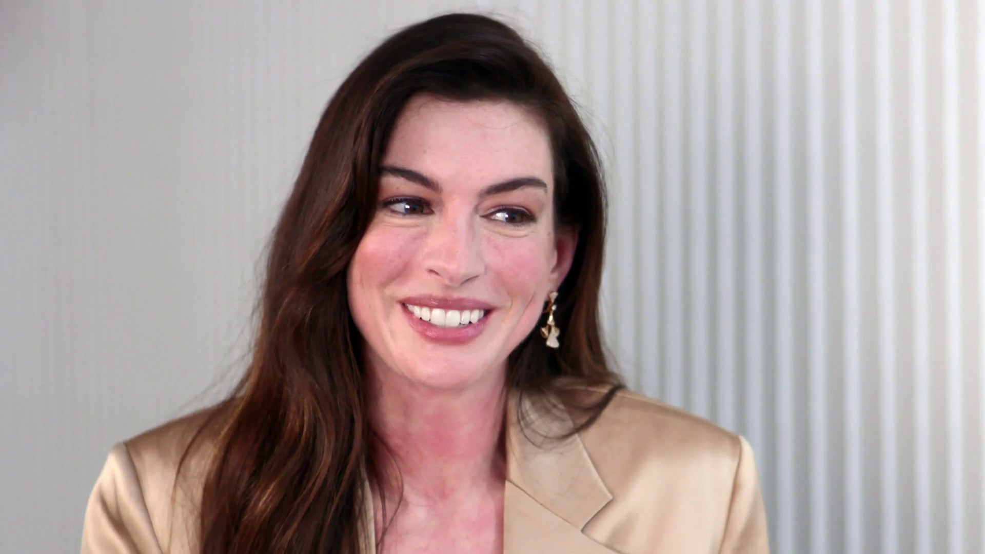 Anne Hathaway shares refreshing take on aging and beauty