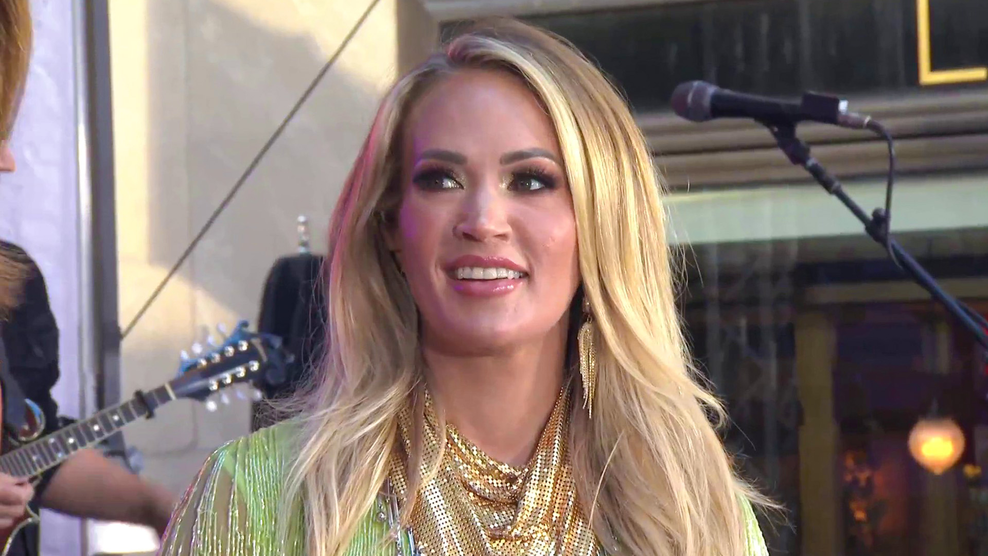 Carrie Underwood talks deluxe album, helping emergency workers