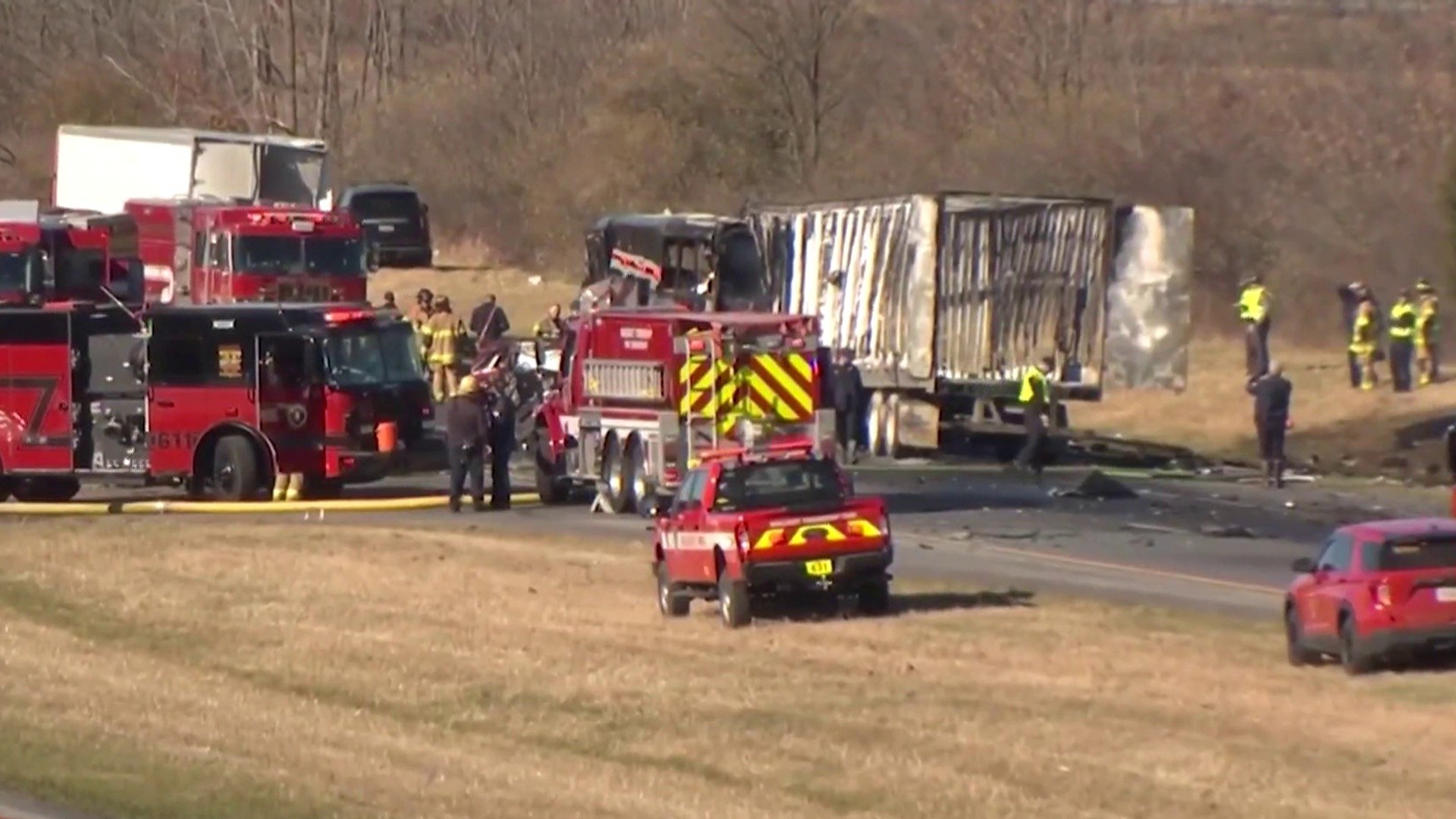 Multi vehicle crash in Ohio leaves 6 dead including 3 teens