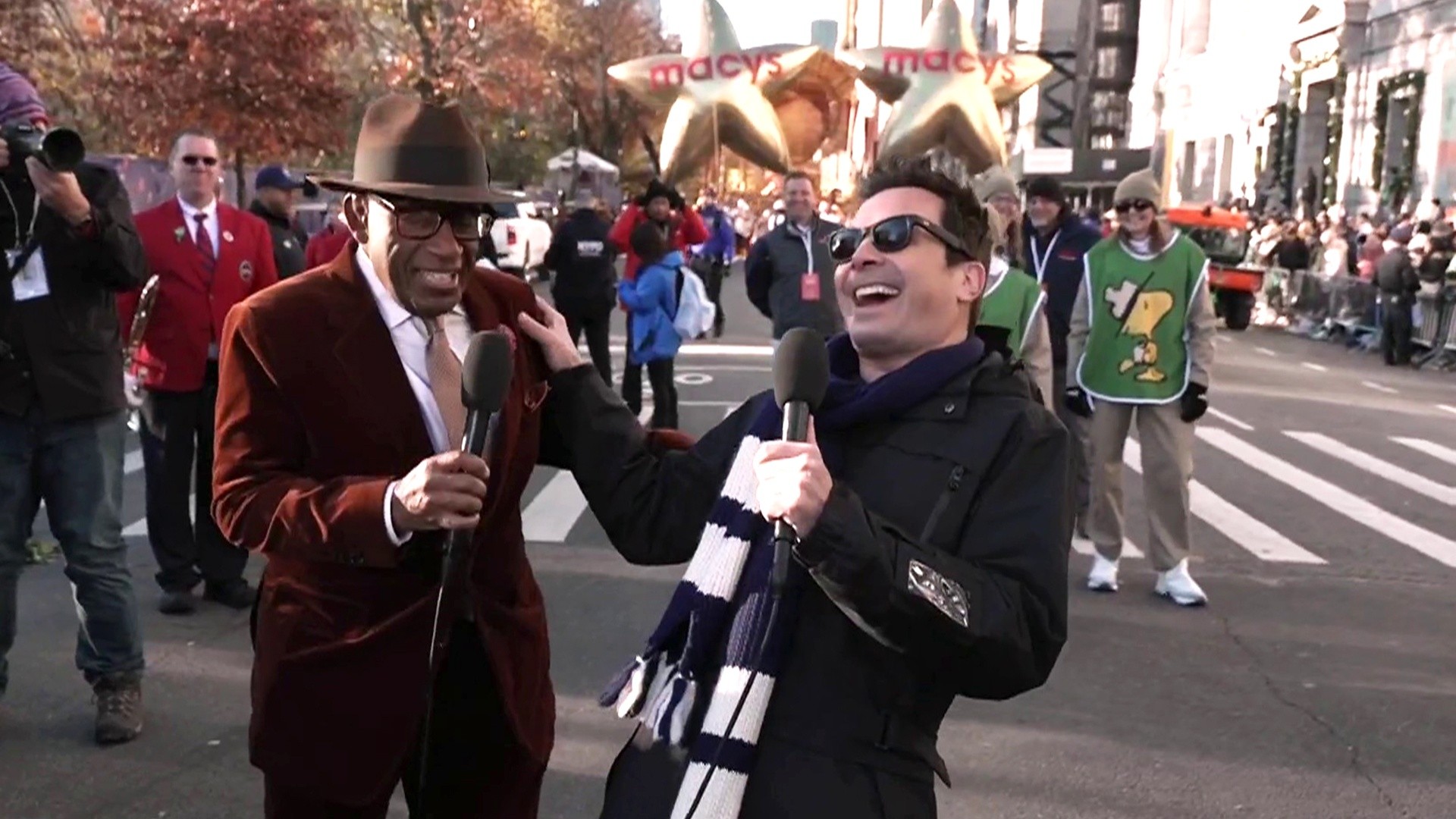 Jimmy Fallon talks holiday song, performing at Thanksgiving parade