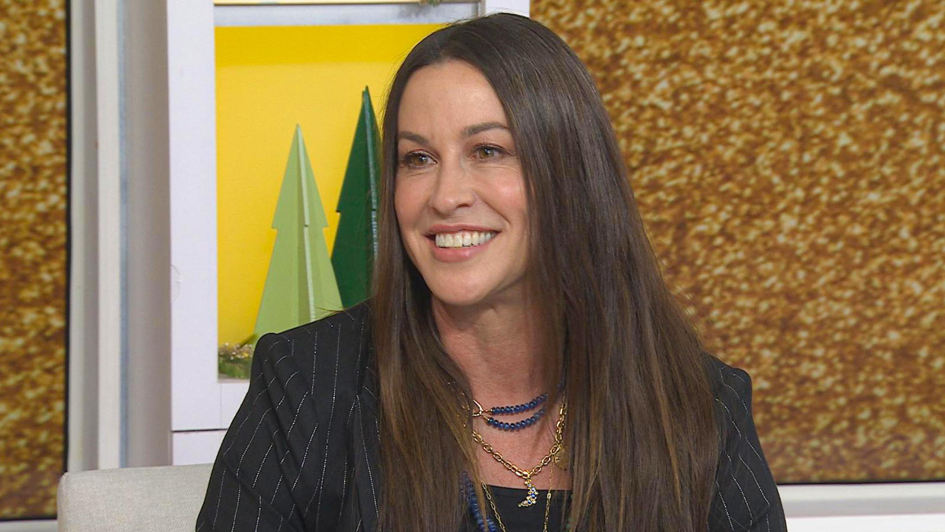 Alanis Morissette on 30 years since 'Ironic,' revisits her iconic looks