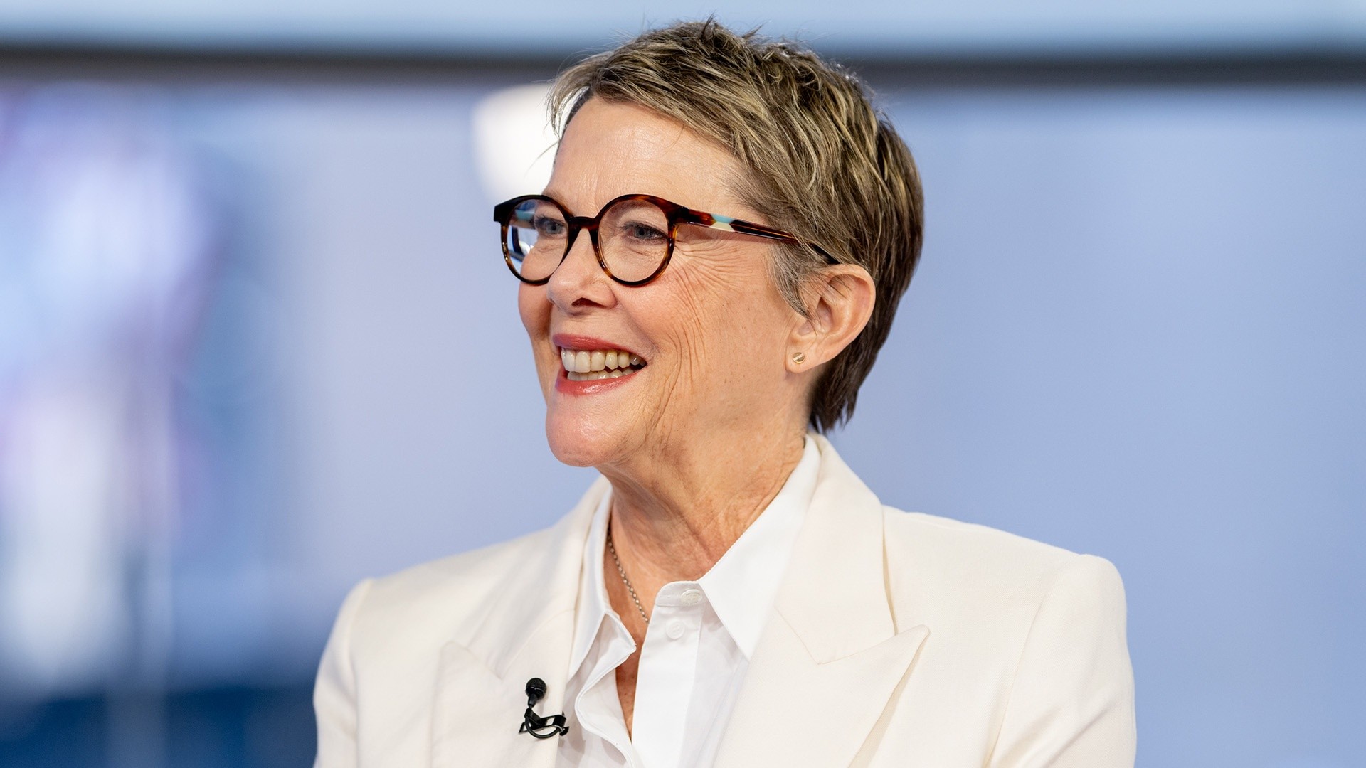 Annette Bening talks 'Nyad,' training with Olympic swimmers, more