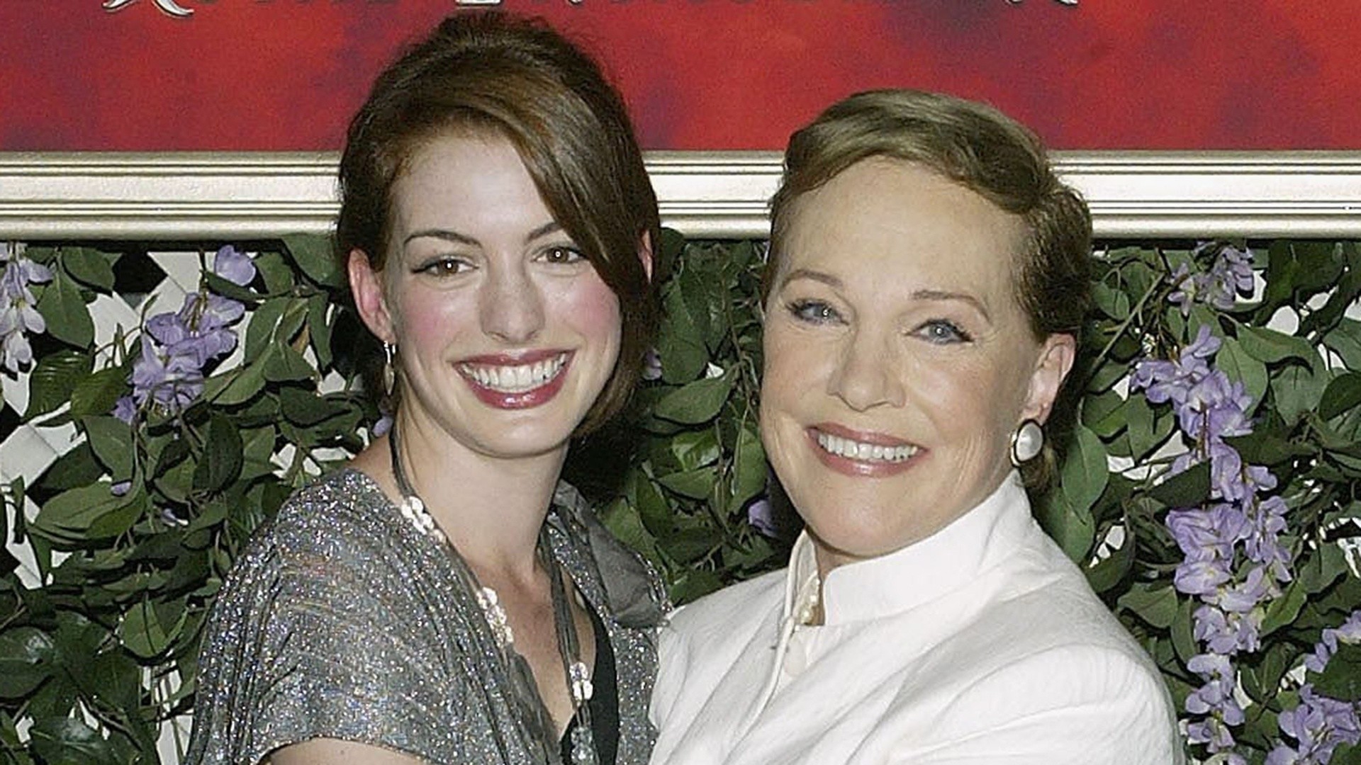 Anne Hathaway gives update on status of 'Princess Diaries 3'
