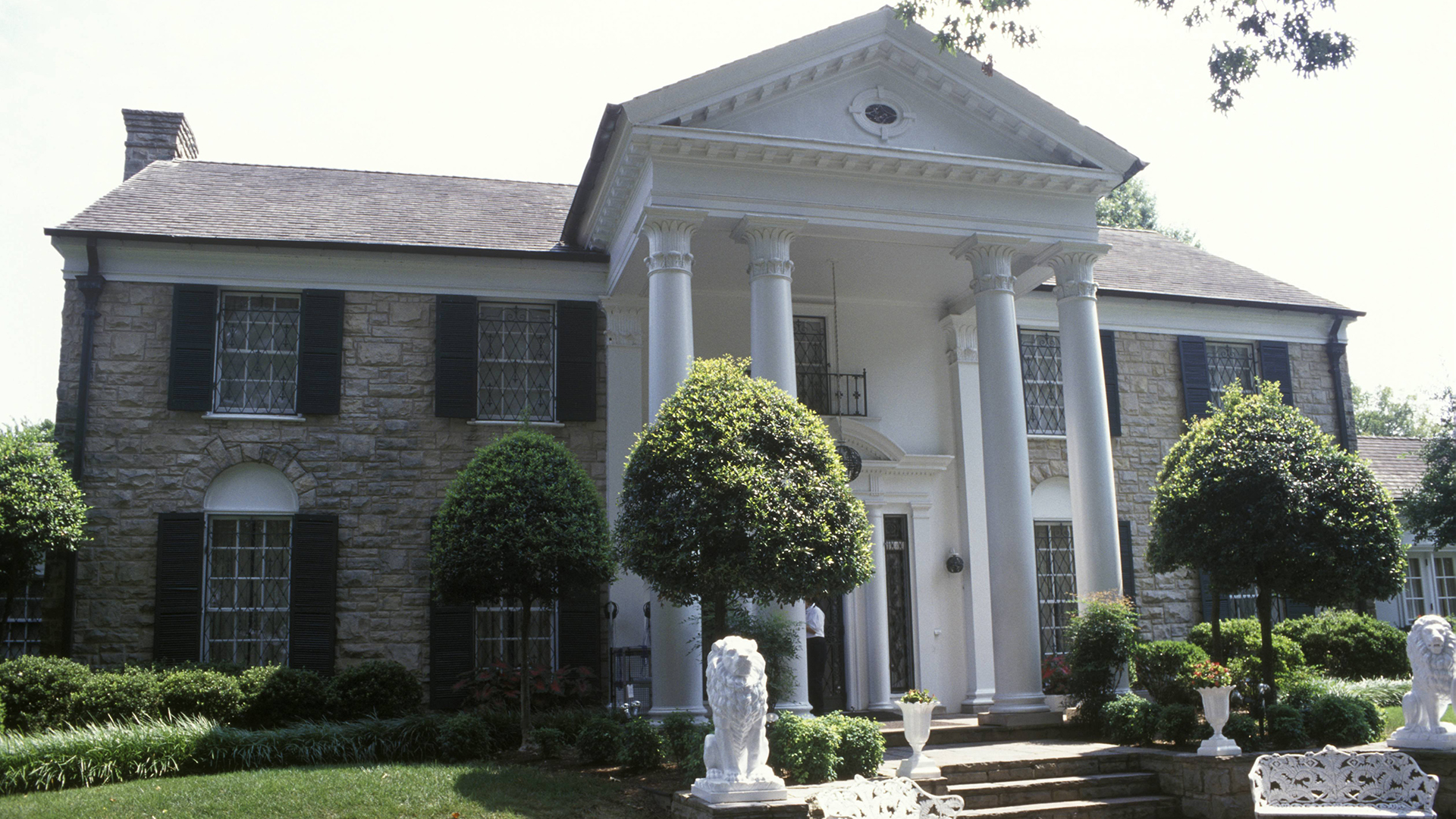 Graceland. Поместье Элвиса Пресли. Грейсленд Элвиса Пресли. Особняк Элвиса Пресли в Грейсленде. Дом-музей Элвиса Пресли Миссисипи