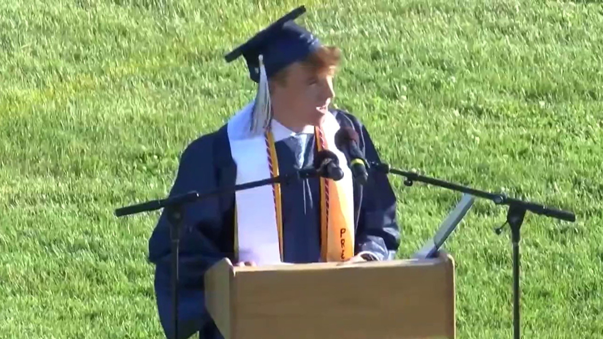 Class president writes personal note to all 180 fellow graduates
