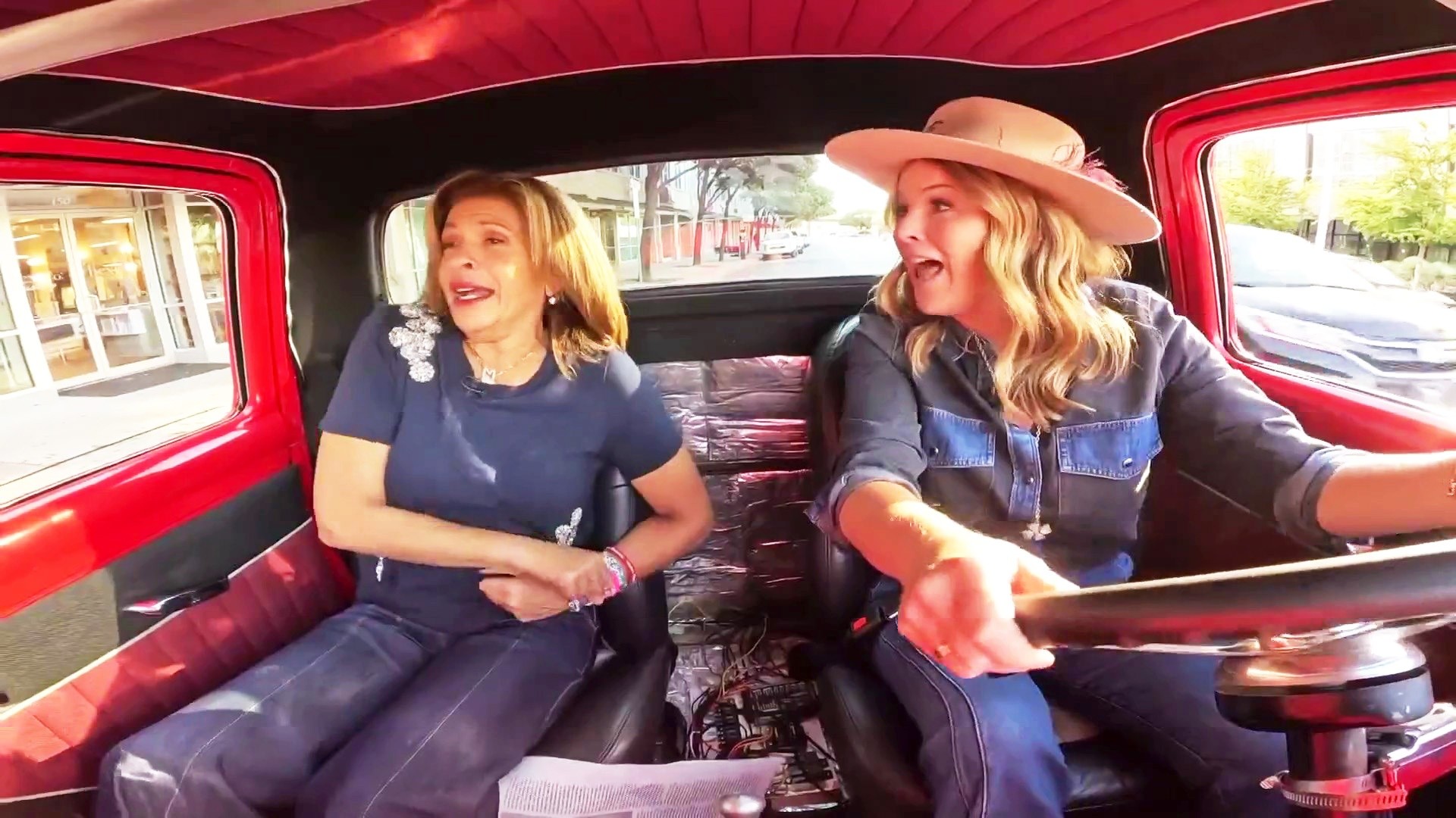 Jenna shows Hoda her old stomping grounds in Austin, Texas