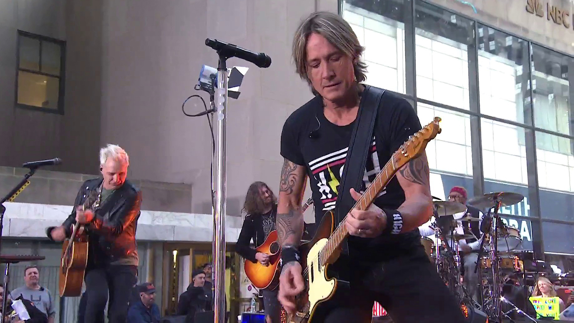 See Keith Urban perform 'Somebody Like You' live on TODAY!