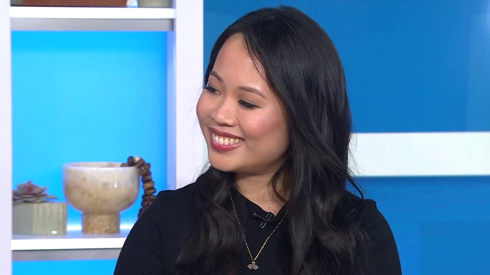 Ana Huang talks new book 'The Striker,' favorite fall reads, more