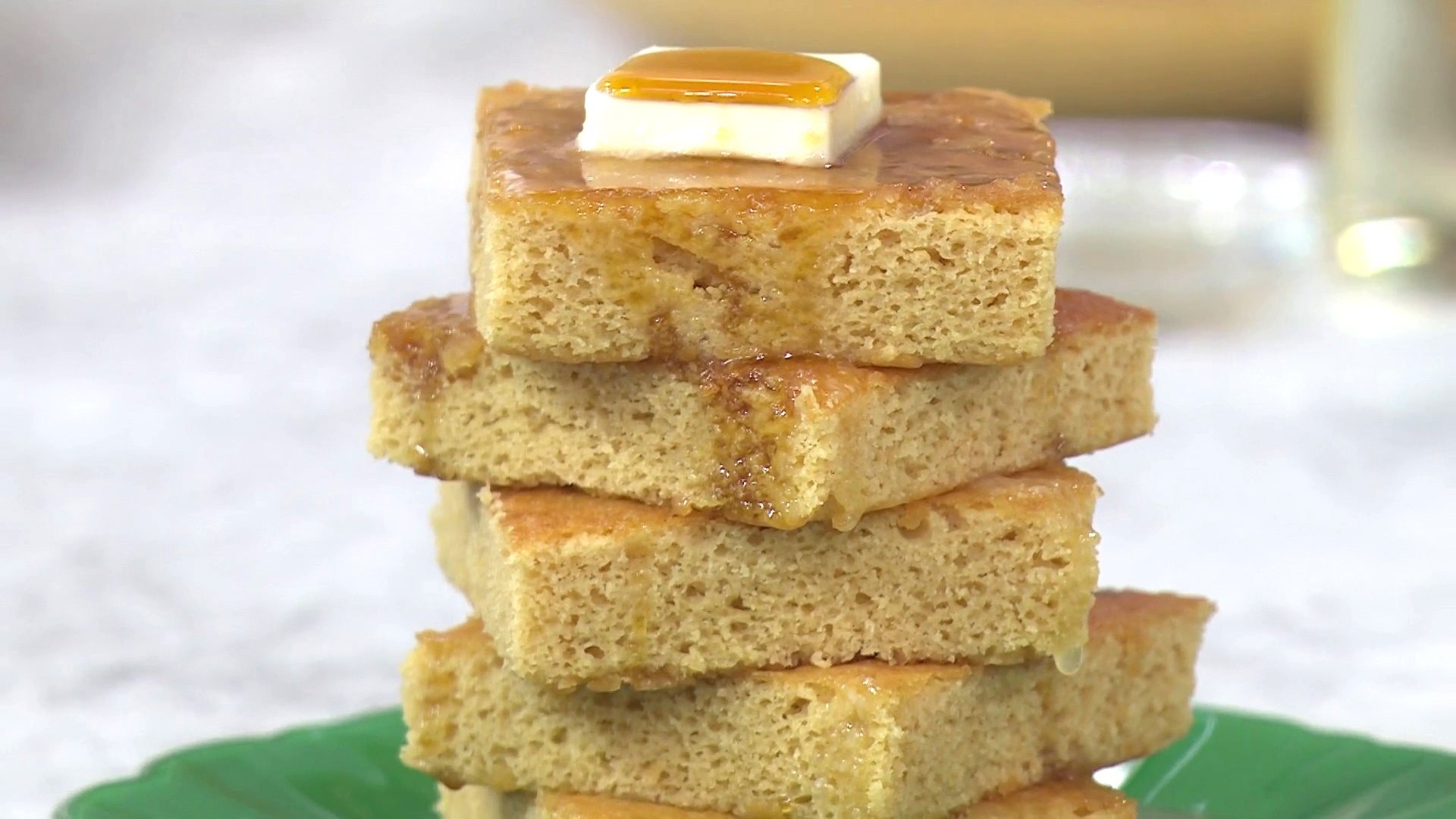 Maple sheet cake and chocolate cupcakes: Get the recipes!