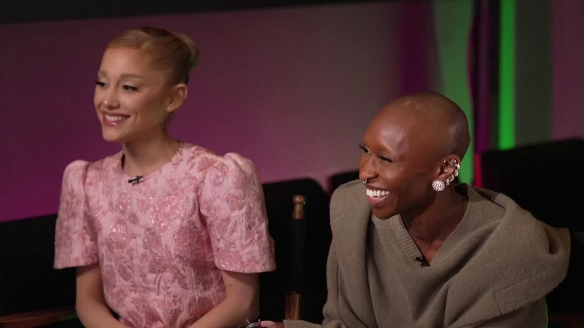 Ariana Grande, Cynthia Erivo sing favorite song from 'Wicked' set