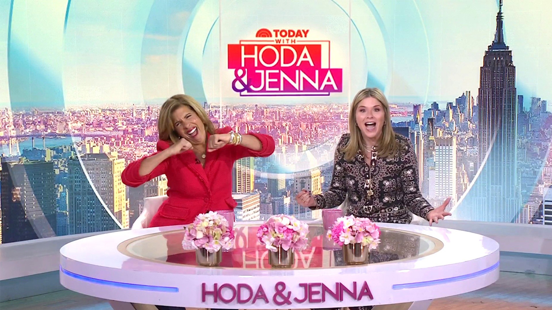 Hoda reveals symbol she'll send Jenna during Thanksgiving parade