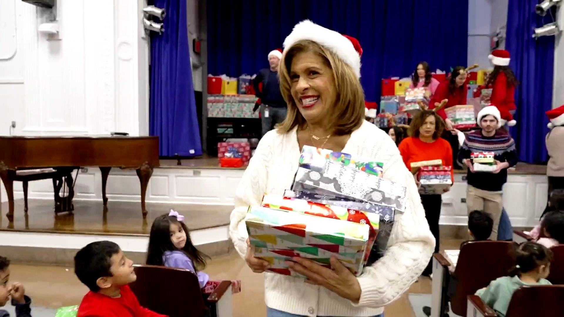 Hoda Kotb gives a special surprise to students who are giving back