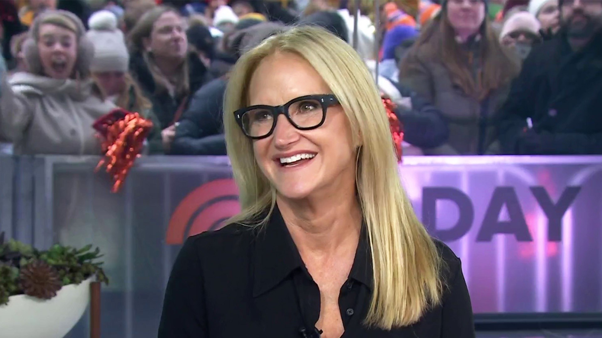 Author Mel Robbins explains the 'Let Them' approach to living