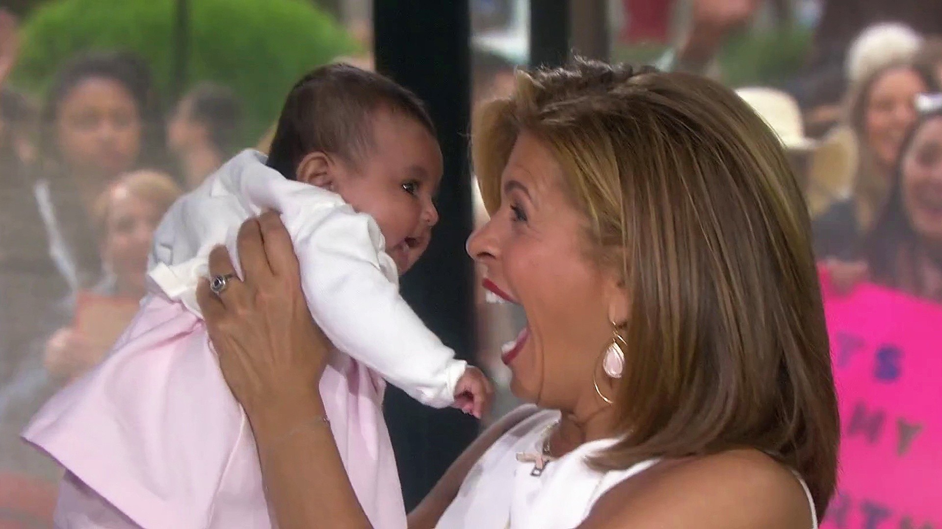 Throwback: See Hoda bring daughter Haley to TODAY for 1st time