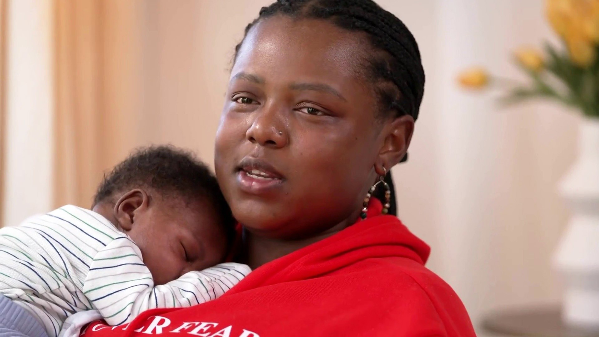 'Moms Helping Moms' group helps parents displaced by LA fires