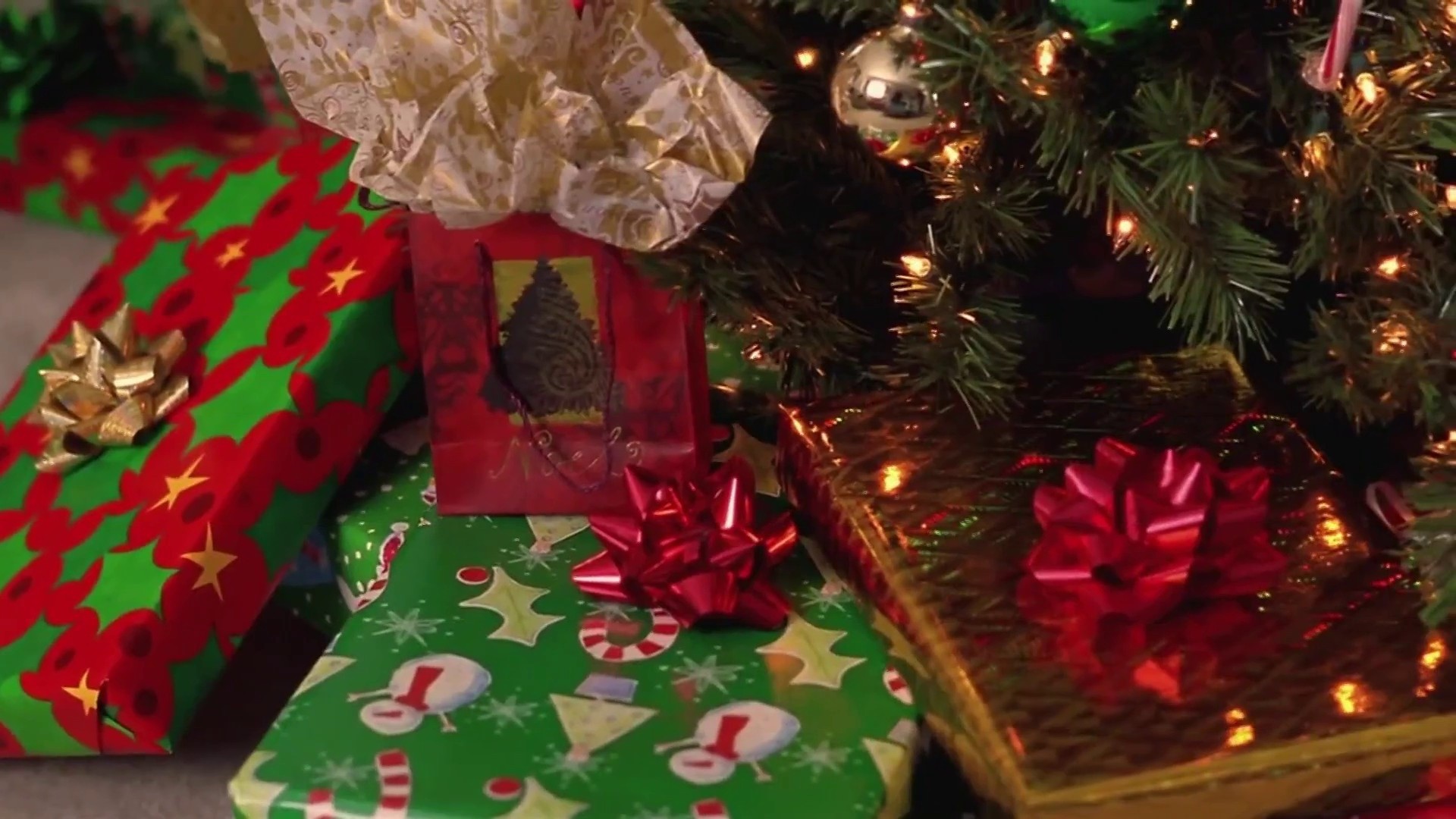 With uncertainty over tariffs, should you do holiday shopping now?