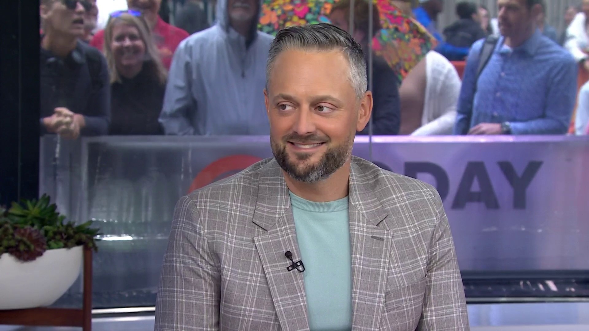 Why Nate Bargatze's book 'Big Dumb Eyes' includes blank pages