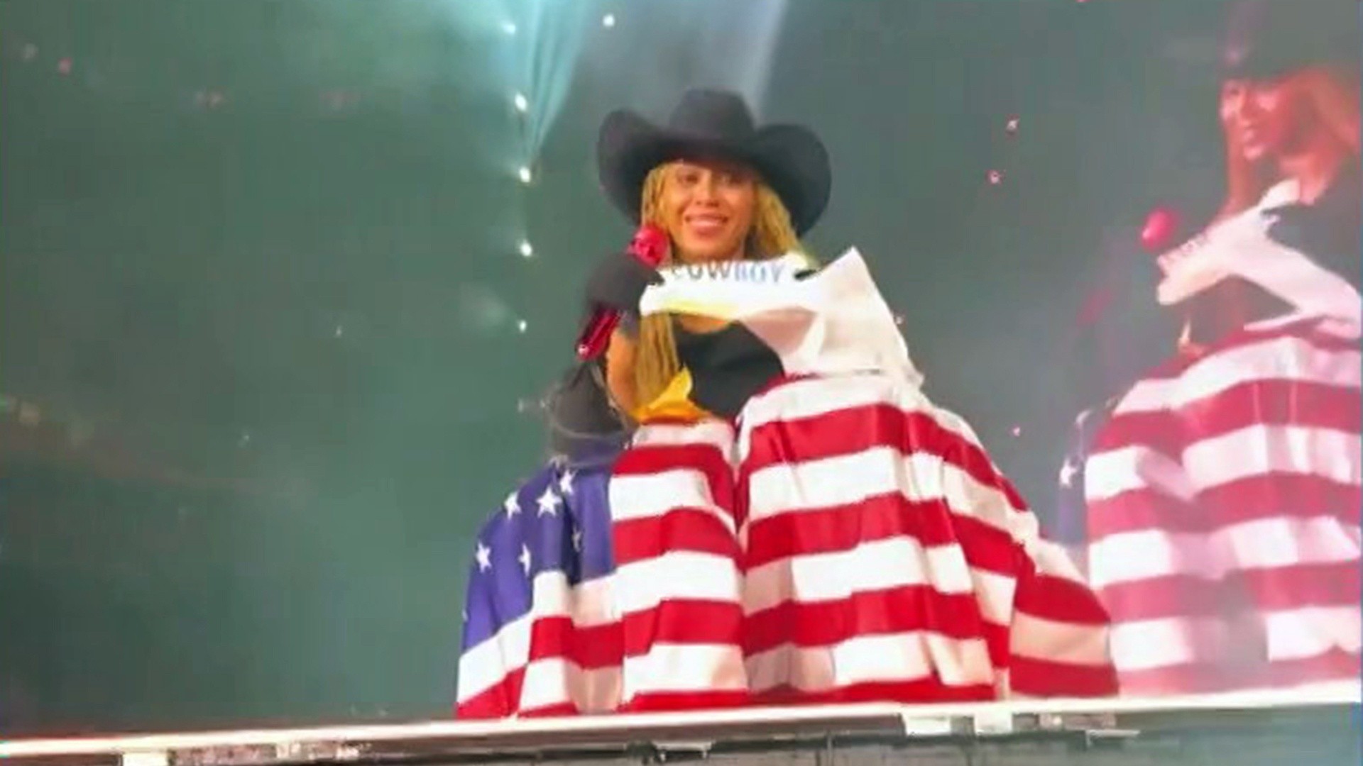 Beyoncé Helps With Gender Reveal at 'Cowboy Carter' Tour