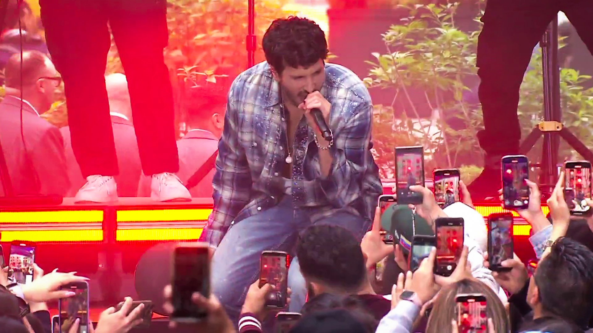 Sebastián Yatra Performs 'Tacones Rojos' Live on TODAY